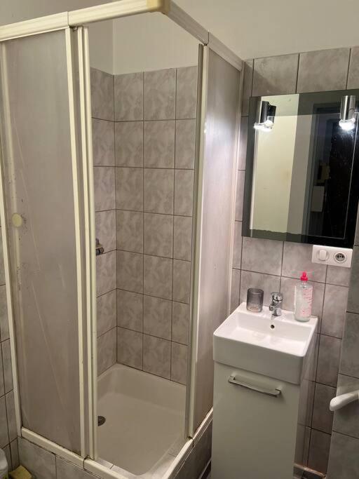 Studio A 2 Minutes De La Gare Lägenhet Mulhouse Exteriör bild
